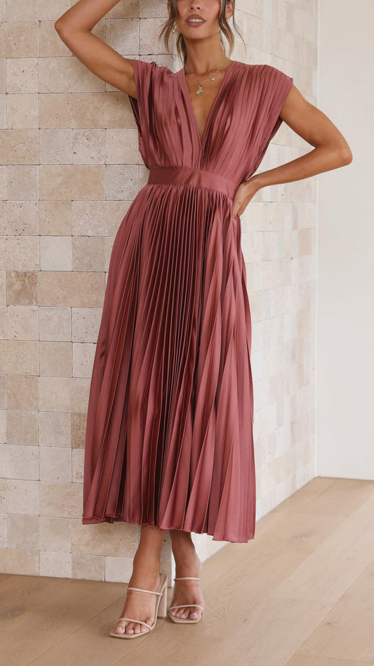 daisy | pleated v-neck maxi dress