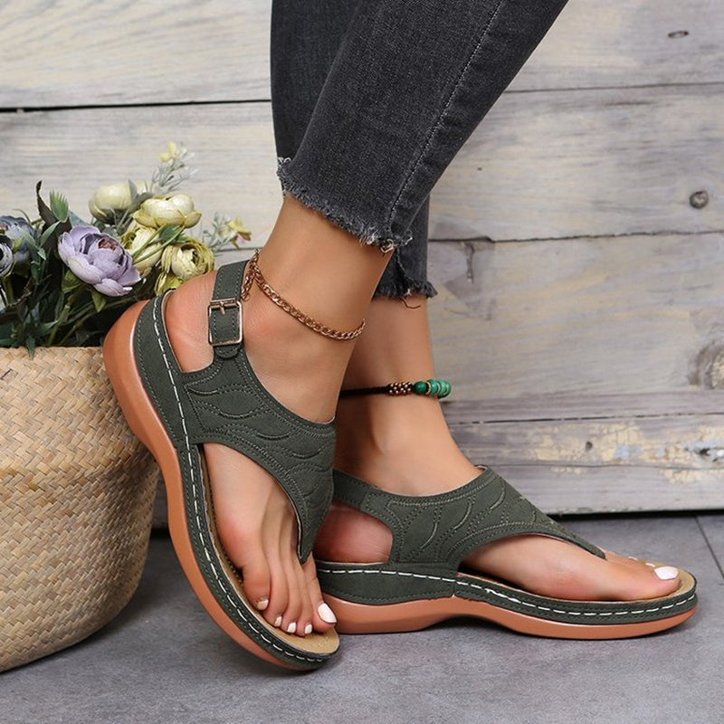 Women's Heeled Sandals with Buckle Strap and Round Toe
