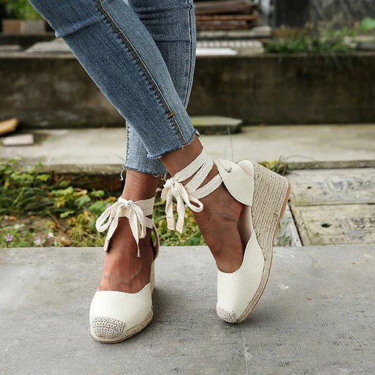 daisy | wedge sandal with bow detail white