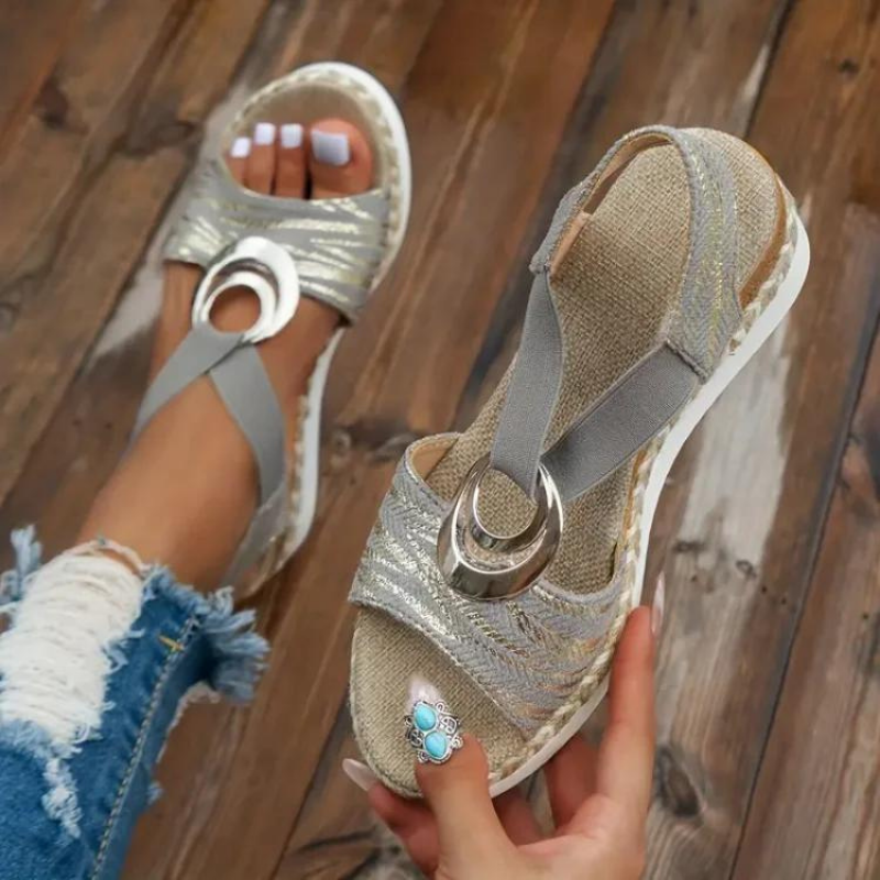 daisy | strappy flat sandal