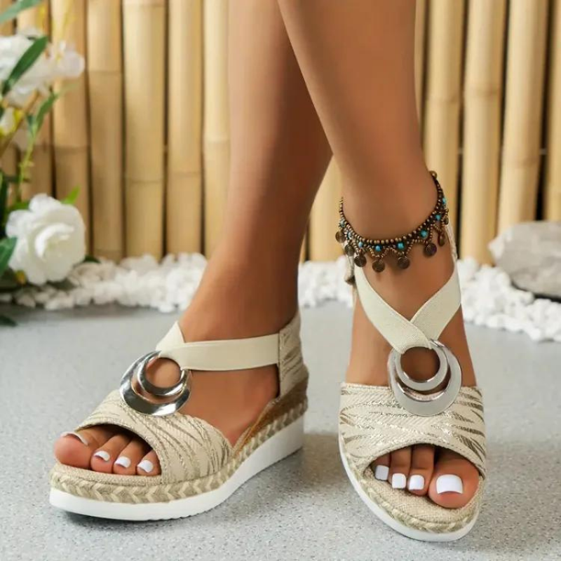 daisy | strappy flat sandal