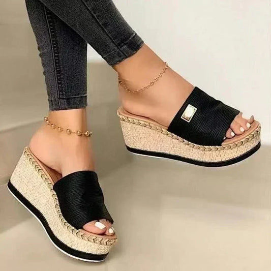 daisy | faux leather flat sandal