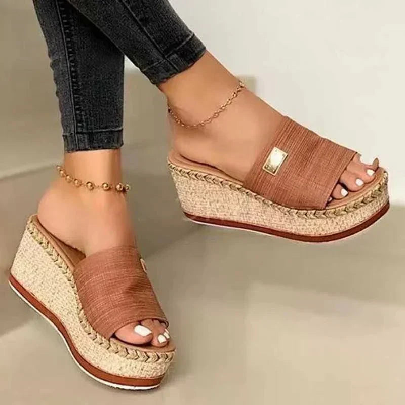 daisy | faux leather flat sandal brown