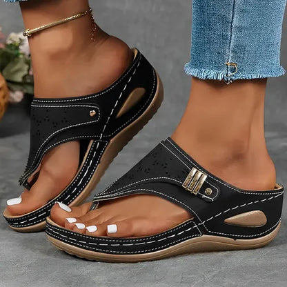 daisy | platform cut-out sandals black