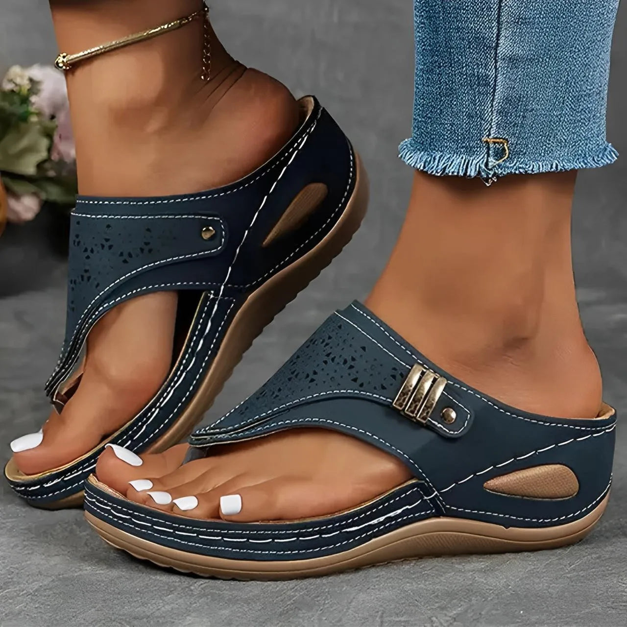 daisy | platform cut-out sandals blue