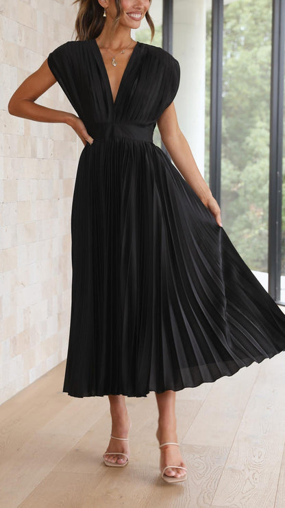 daisy | pleated v-neck maxi dress