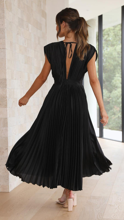 daisy | pleated v-neck maxi dress