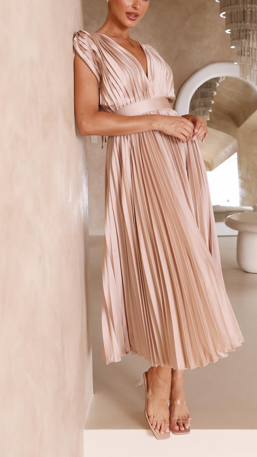 daisy | pleated v-neck maxi dress