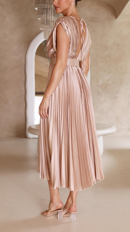 daisy | pleated v-neck maxi dress
