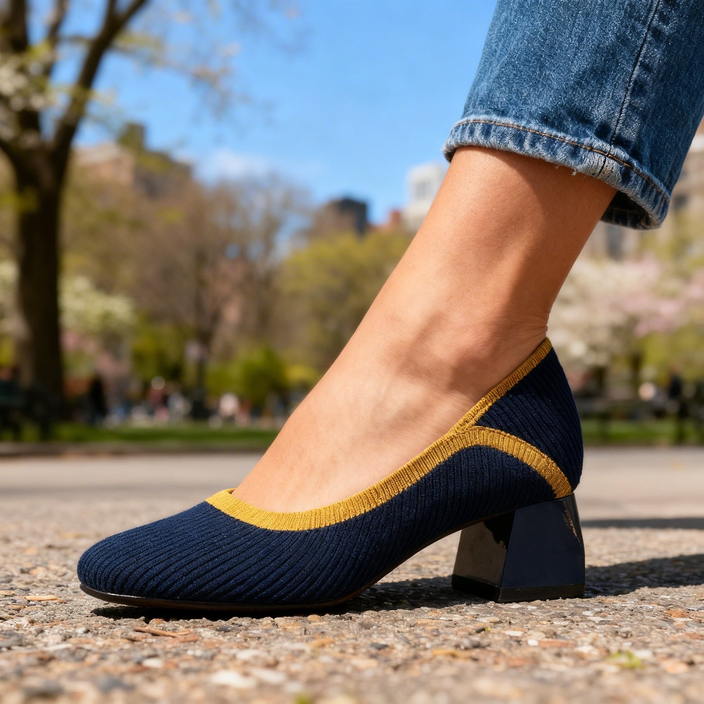 Women's Block Heel Pumps with Flexible Ribbed Upper