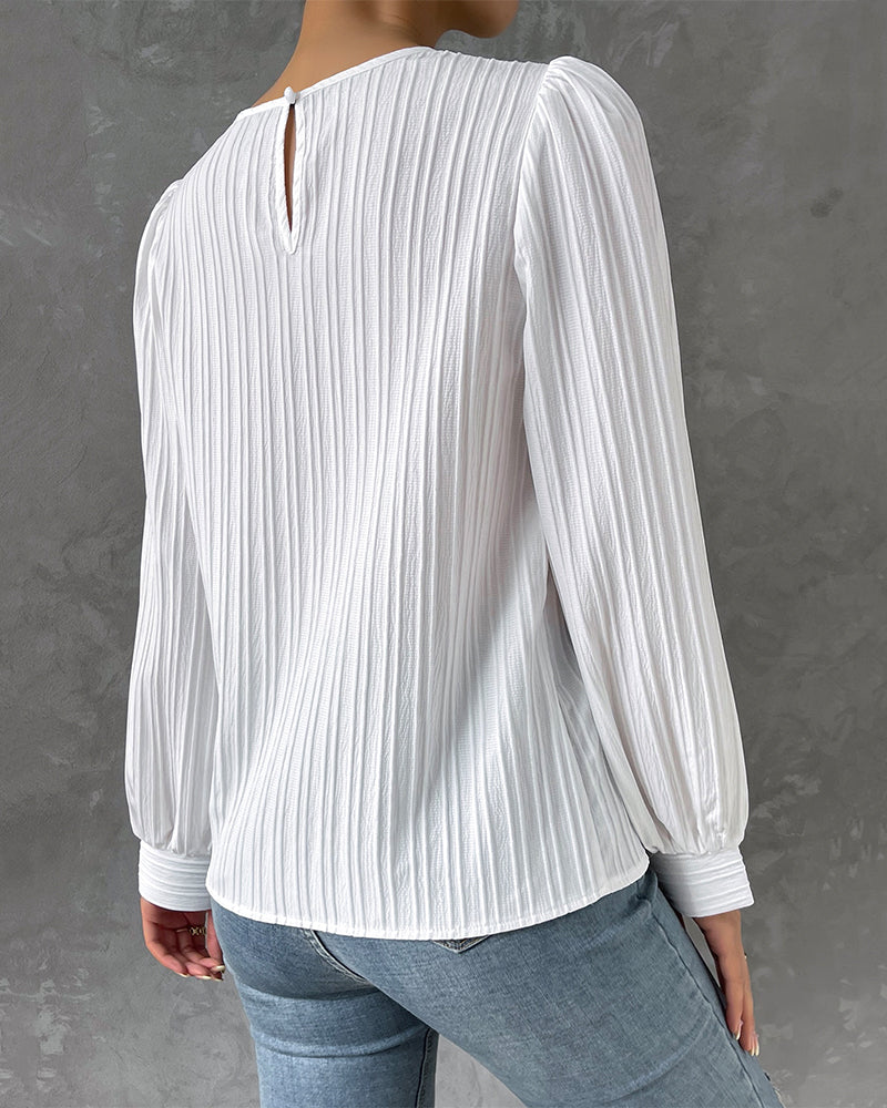 Women's Blouse with Elegant Lantern Sleeves for Everyday Comfort