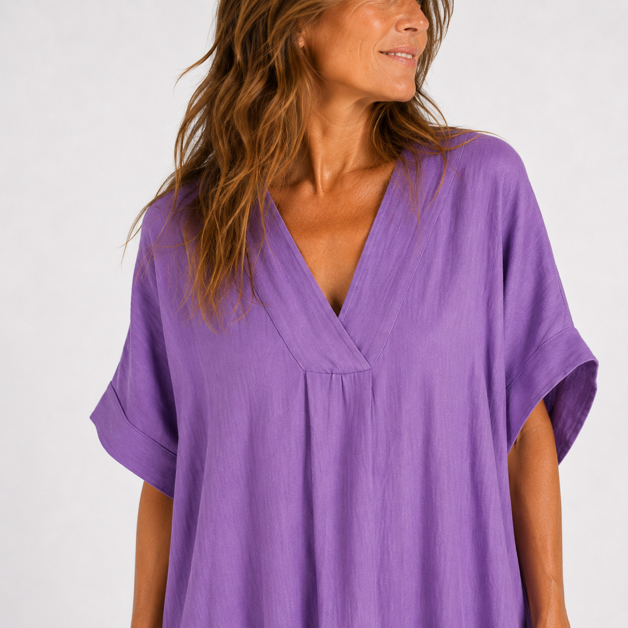 Women's Casual Dress with V-Neckline and Fluid Cut