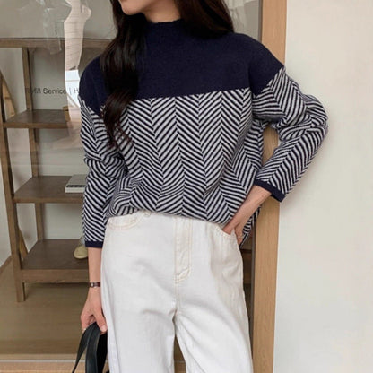 Women's Chunky Knit Sweater with High Neck and Zigzag Pattern