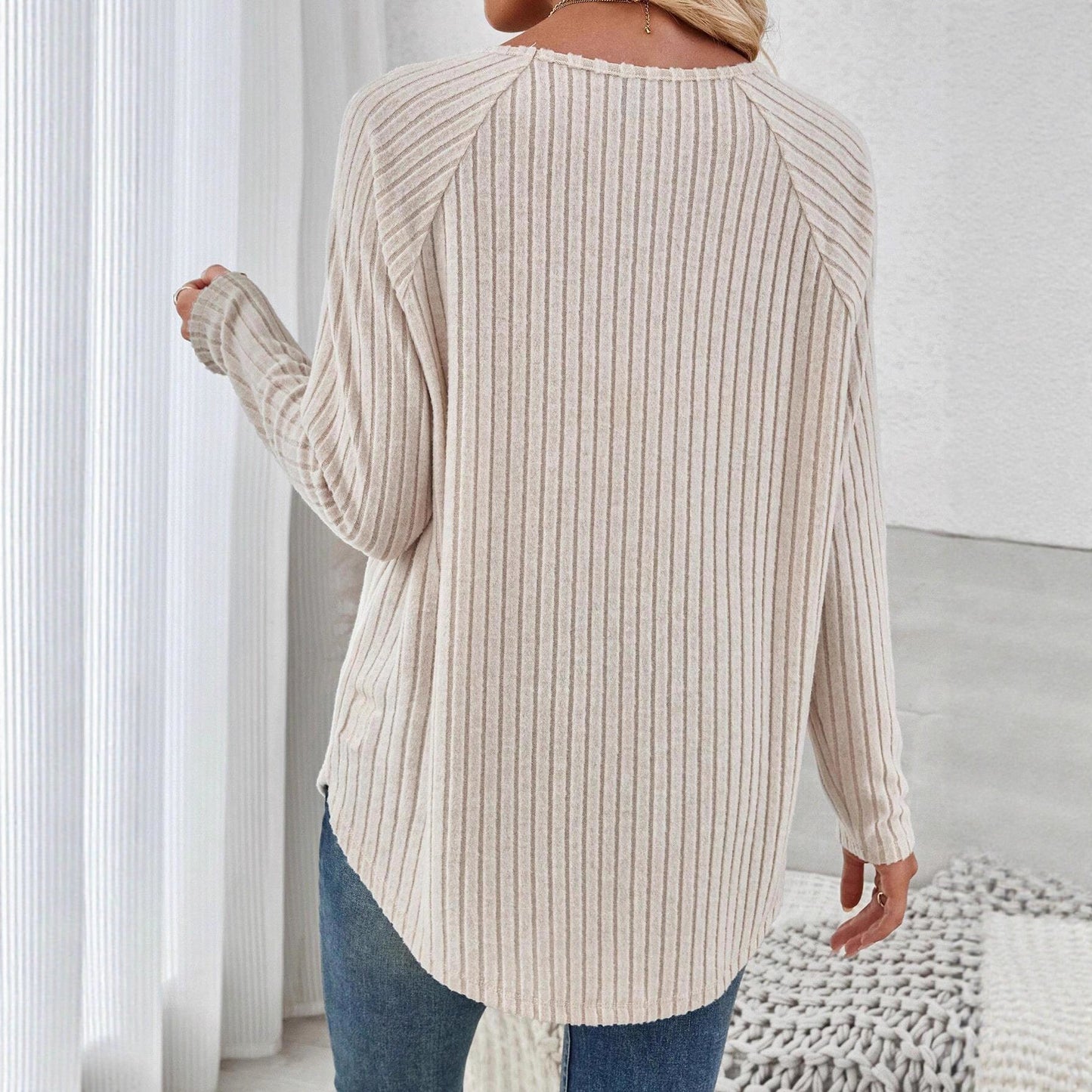 Women's Fine Knit Sweater with Elegant Ribbed Design