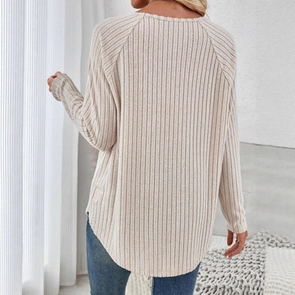 Women's Fine Knit Sweater with Elegant Ribbed Design