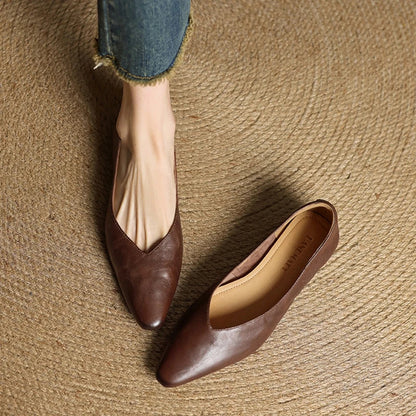 Women's Flat Handcrafted Shoes with Pointed Toe