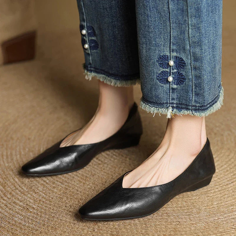 Women's Flat Handcrafted Shoes with Pointed Toe