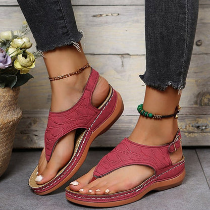 Women's Heeled Sandals with Buckle Strap and Round Toe