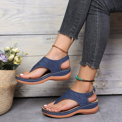 Women's Heeled Sandals with Buckle Strap and Round Toe