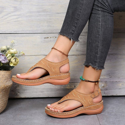 Women's Heeled Sandals with Buckle Strap and Round Toe