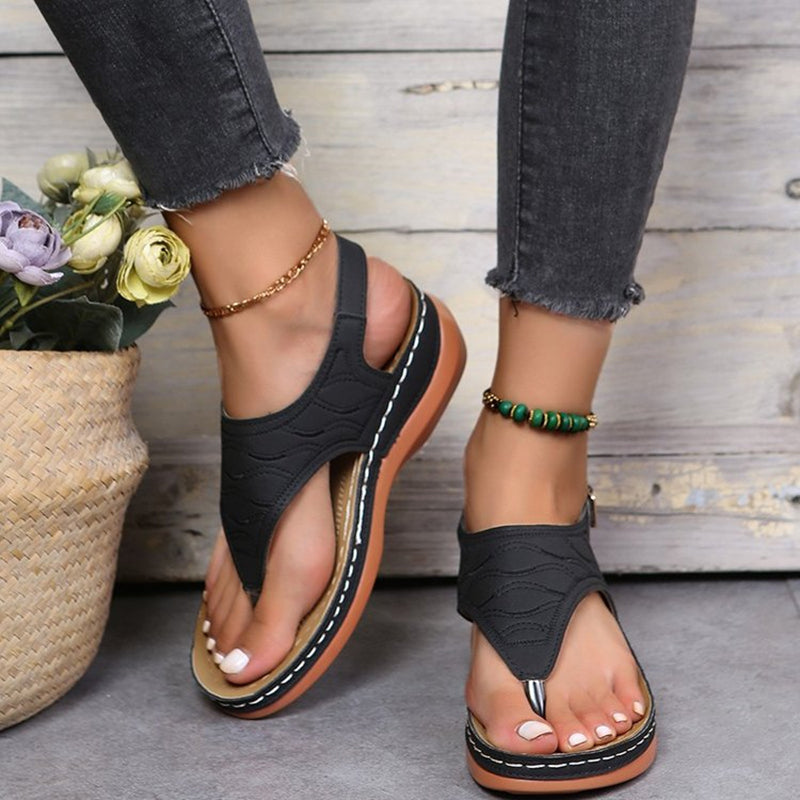 Women's Heeled Sandals with Buckle Strap and Round Toe