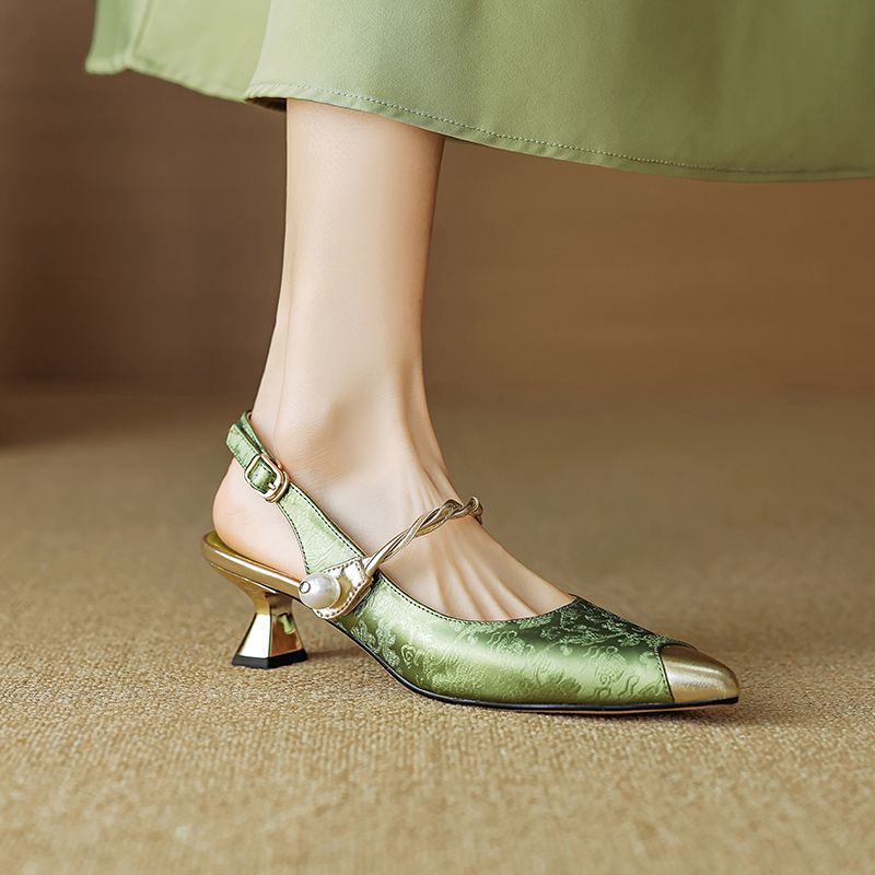 Women's Kitten Heels with Twisted Pearl Strap