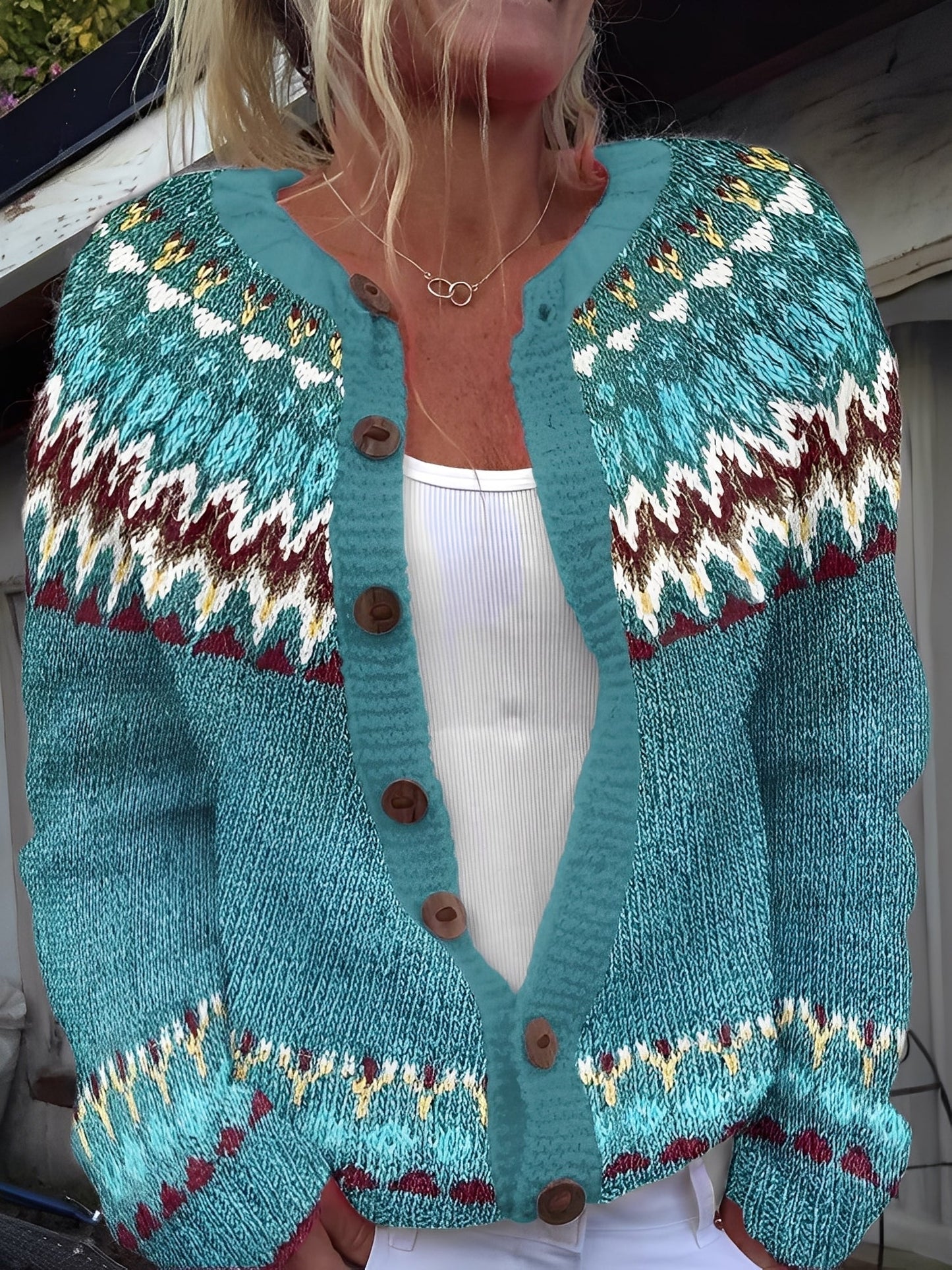 Women's Lightweight Button Cardigan in Classic Design for Effortless Elegance