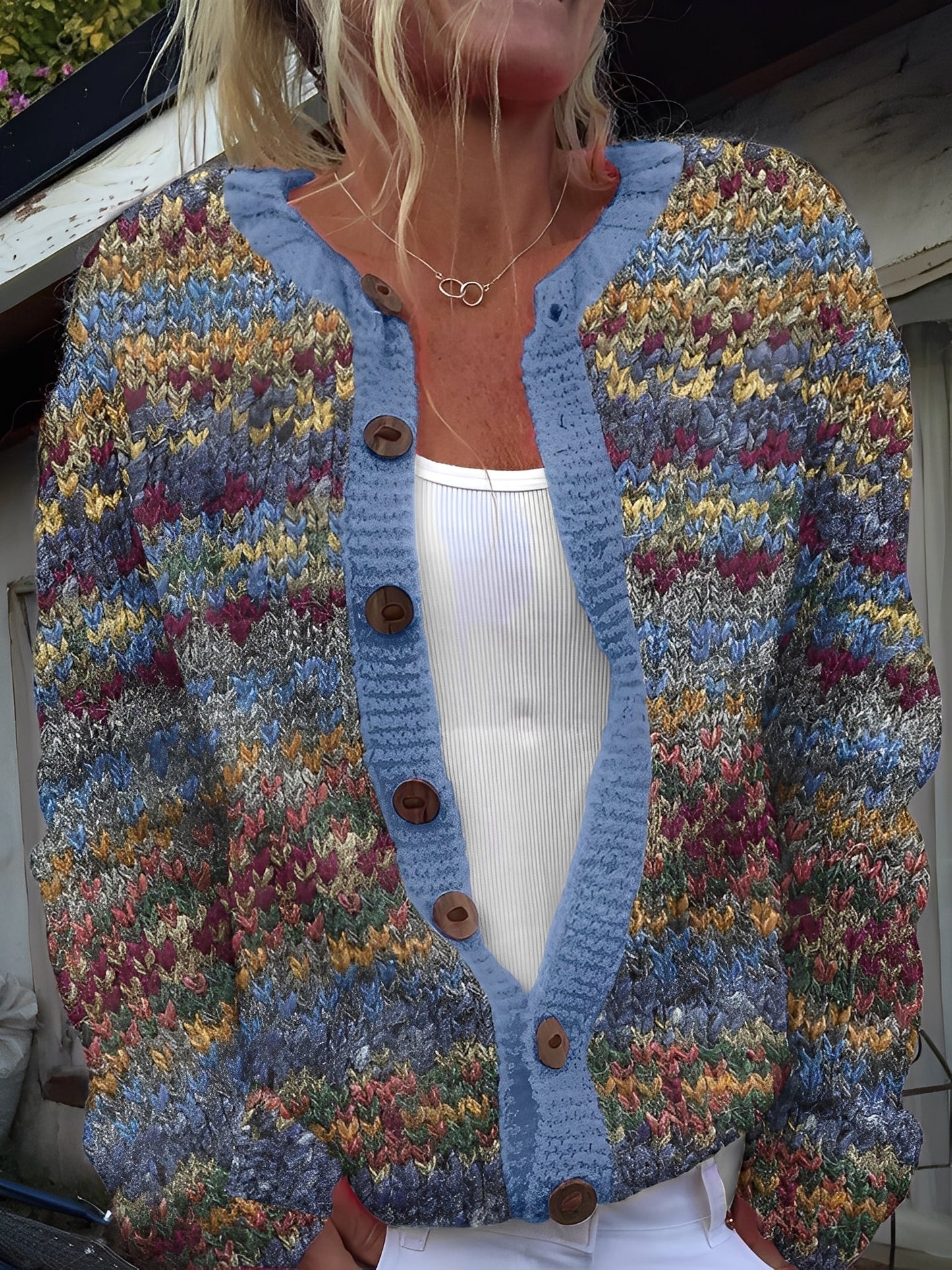 Women's Lightweight Button Cardigan in Classic Design for Effortless Elegance