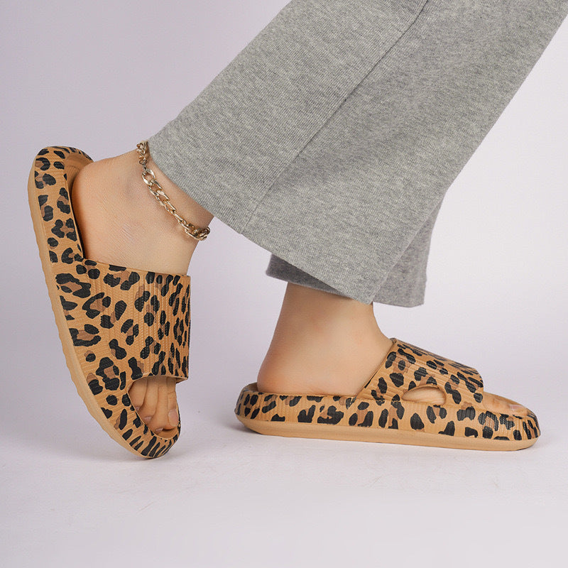 Women's Lightweight Slippers with Thick Mid-Sole