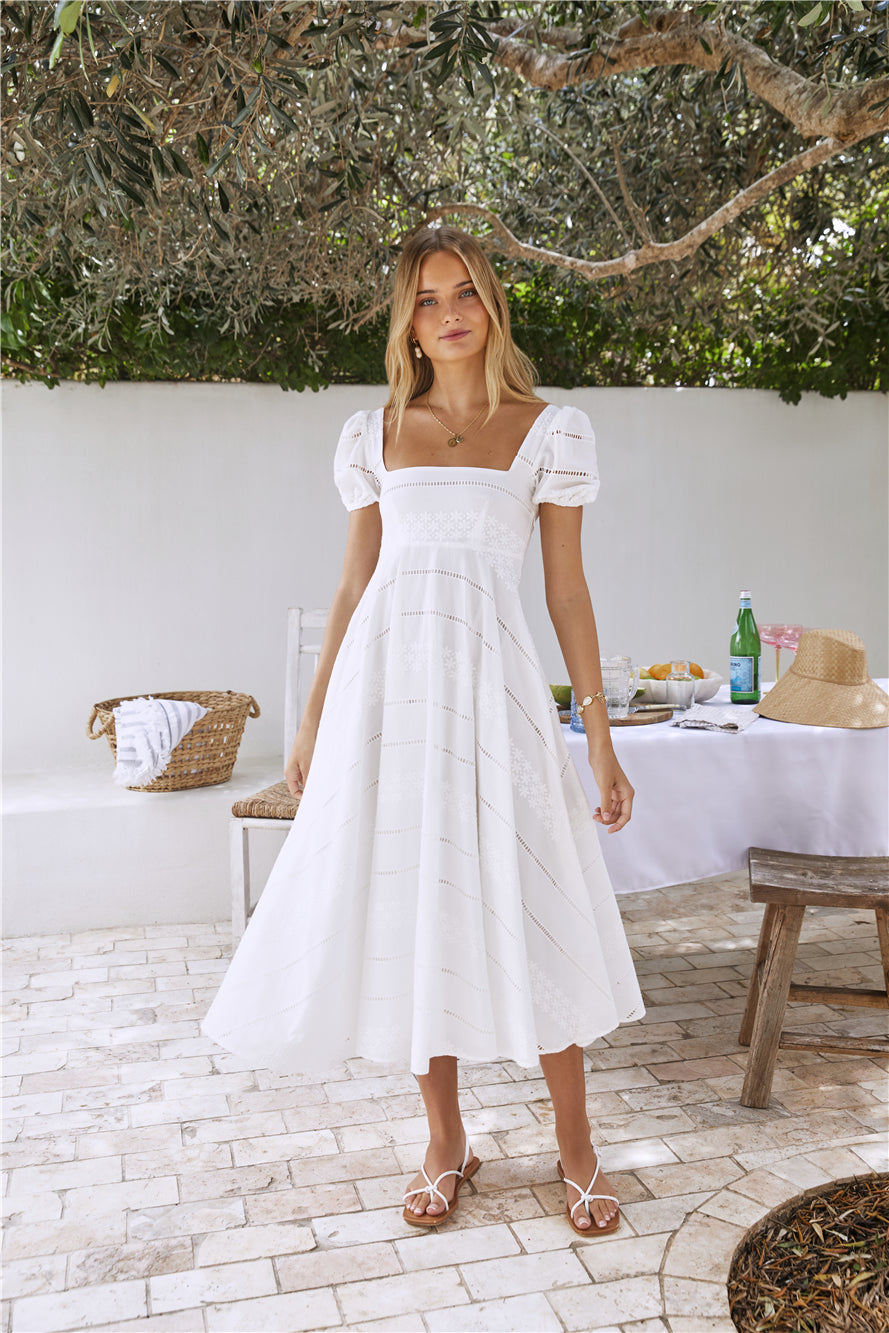 Women's Maxi Dress with Lace Details and Puff Sleeves