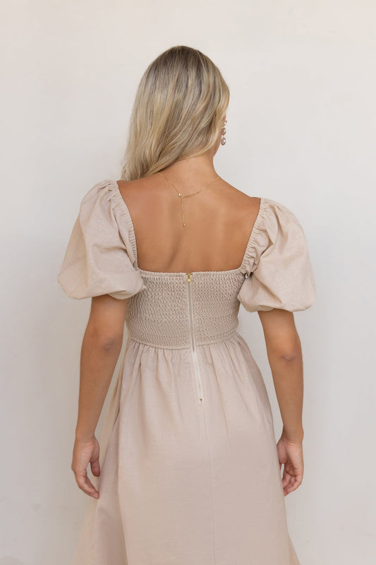 Women's Maxi Dress with Ruffled Neckline and Puff Sleeves