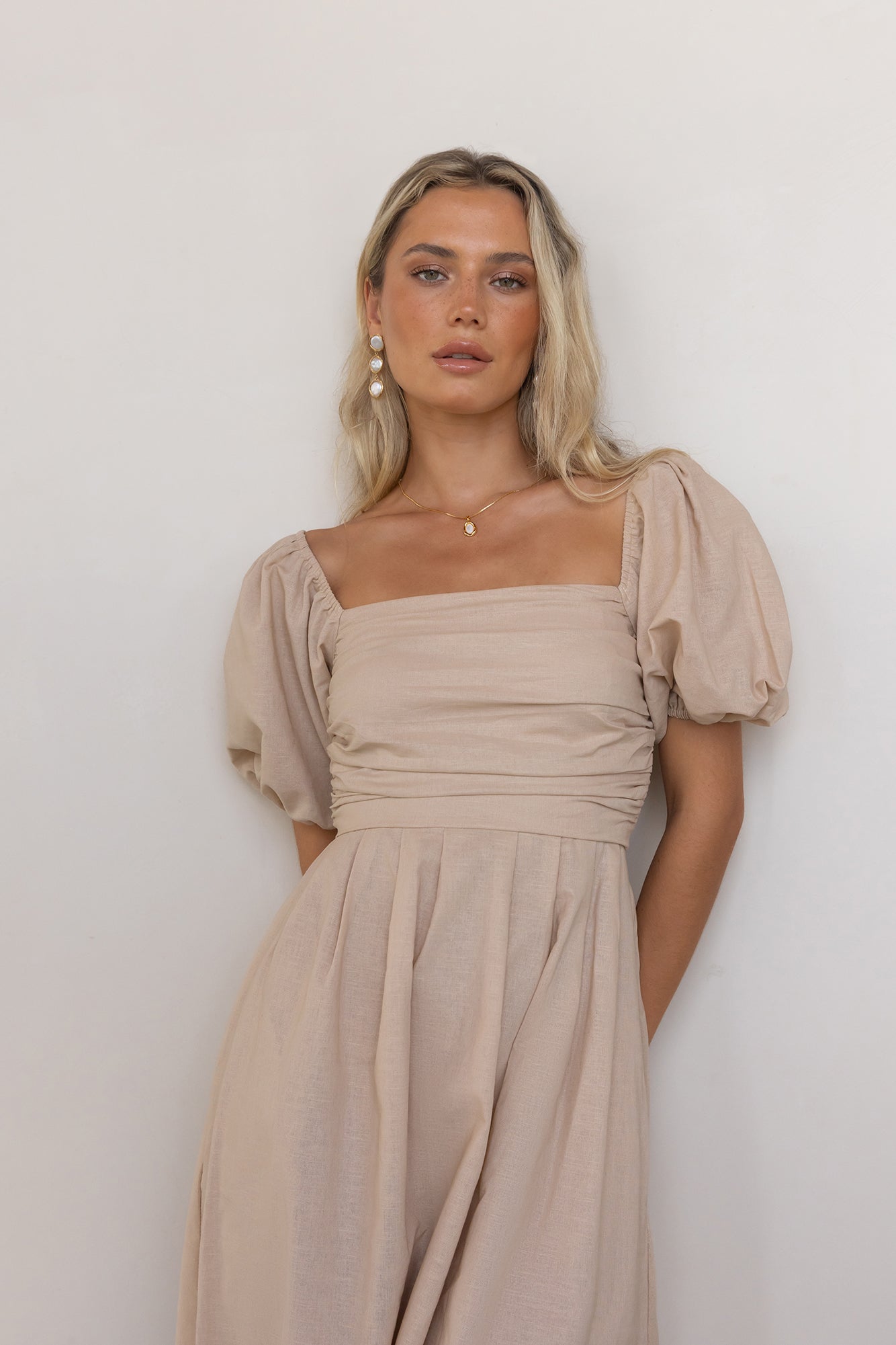 Women's Maxi Dress with Ruffled Neckline and Puff Sleeves