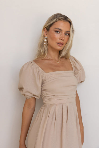 Women's Maxi Dress with Ruffled Neckline and Puff Sleeves