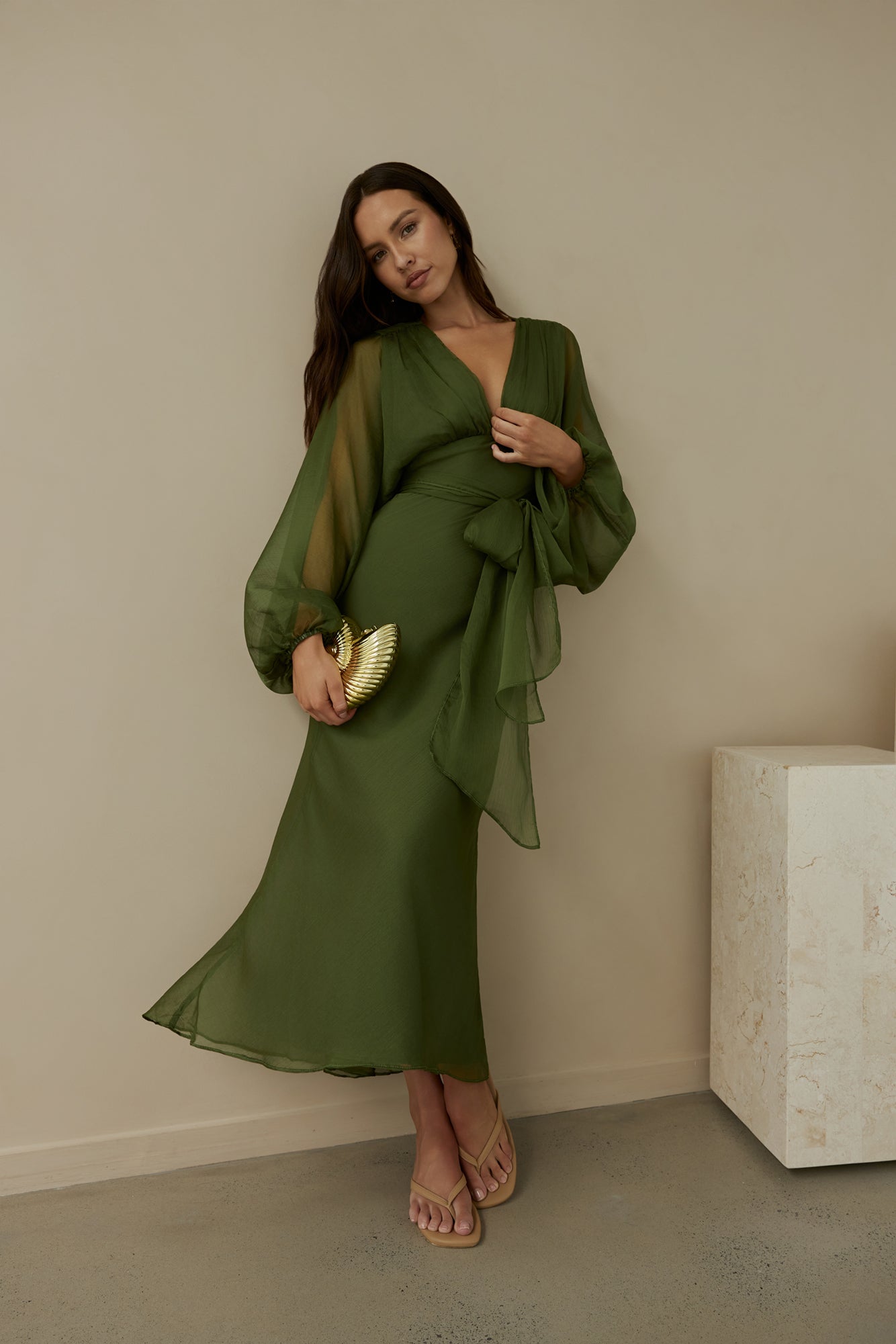 Women's Maxi Dress with V-Neck and Balloon Sleeves