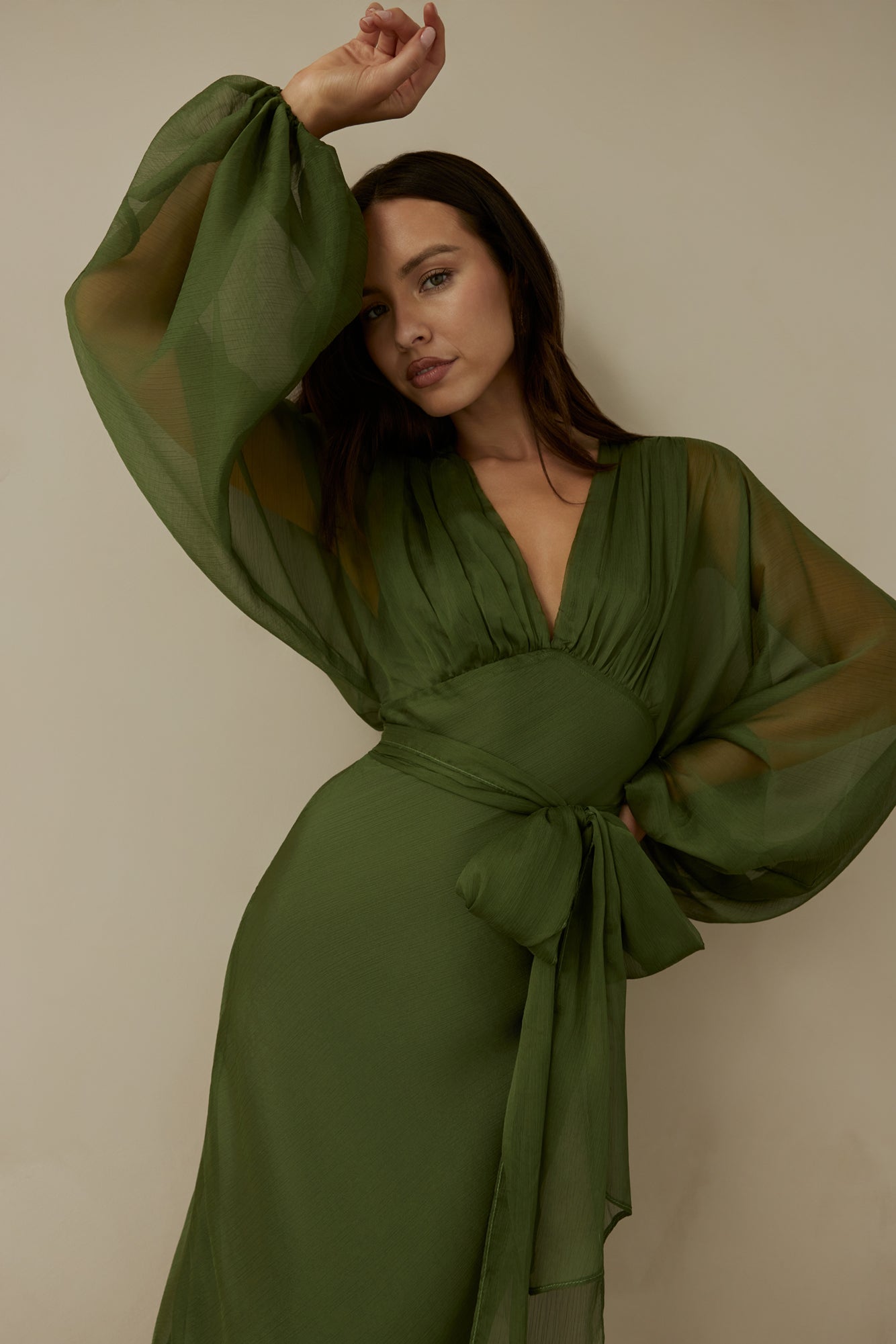 Women's Maxi Dress with V-Neck and Balloon Sleeves