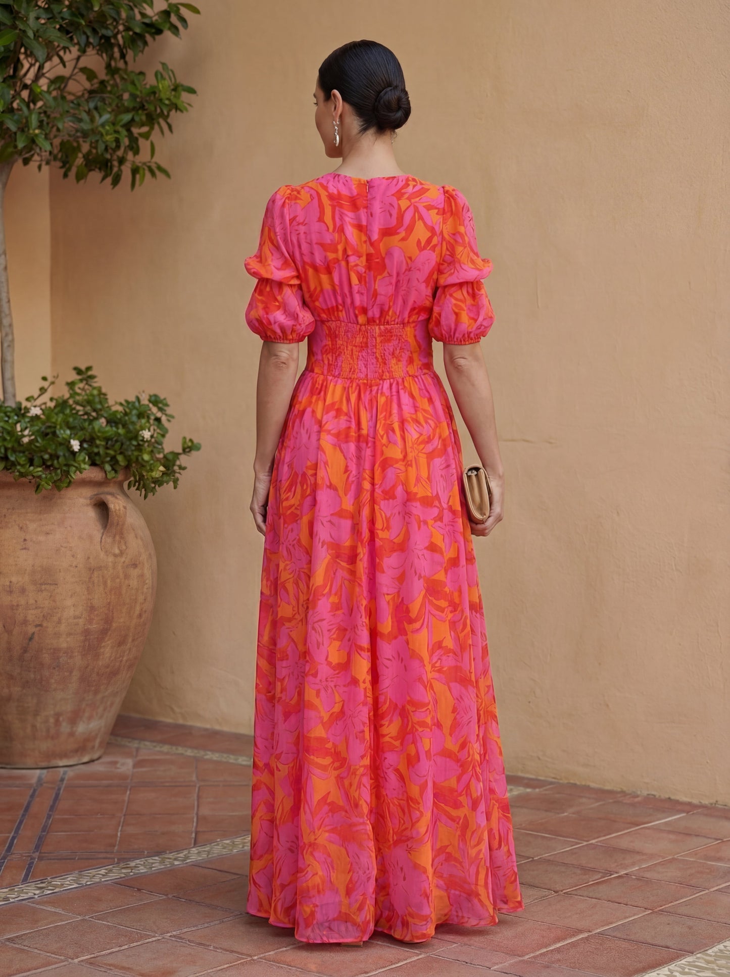 Women's Maxi Dress with V-Neckline and Voluminous Sleeves