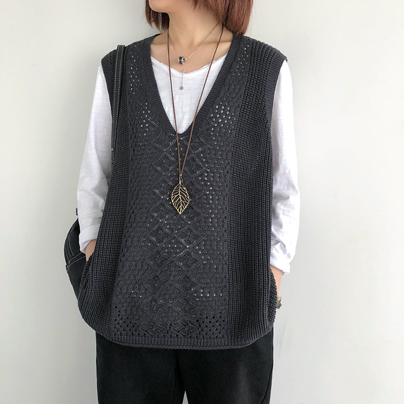 Women's Oversized Knit Cardigan with V-Neck for Casual Elegance