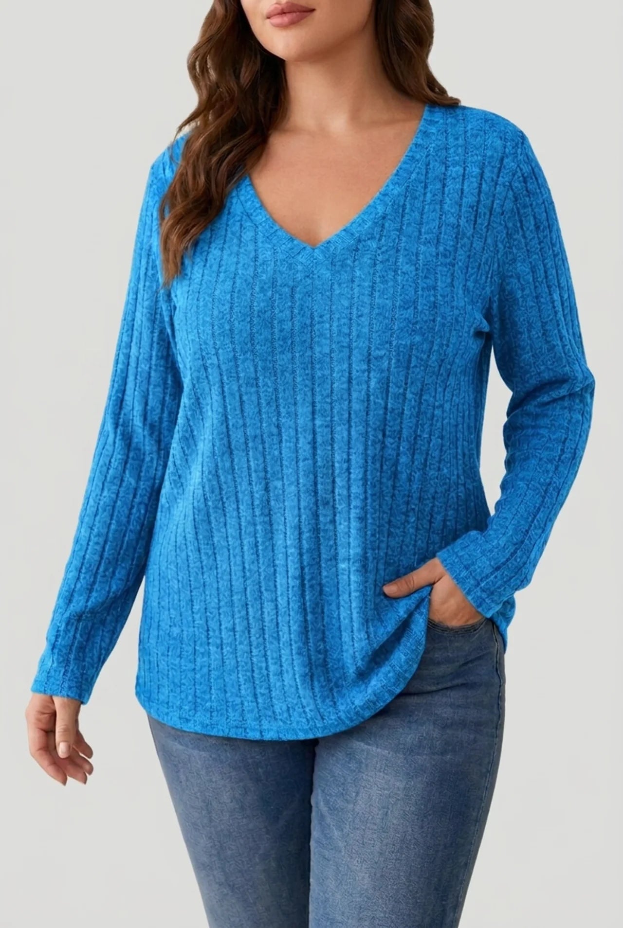 Women's Plus Size Ribbed Knit Jumper with V Neck - Timeless
