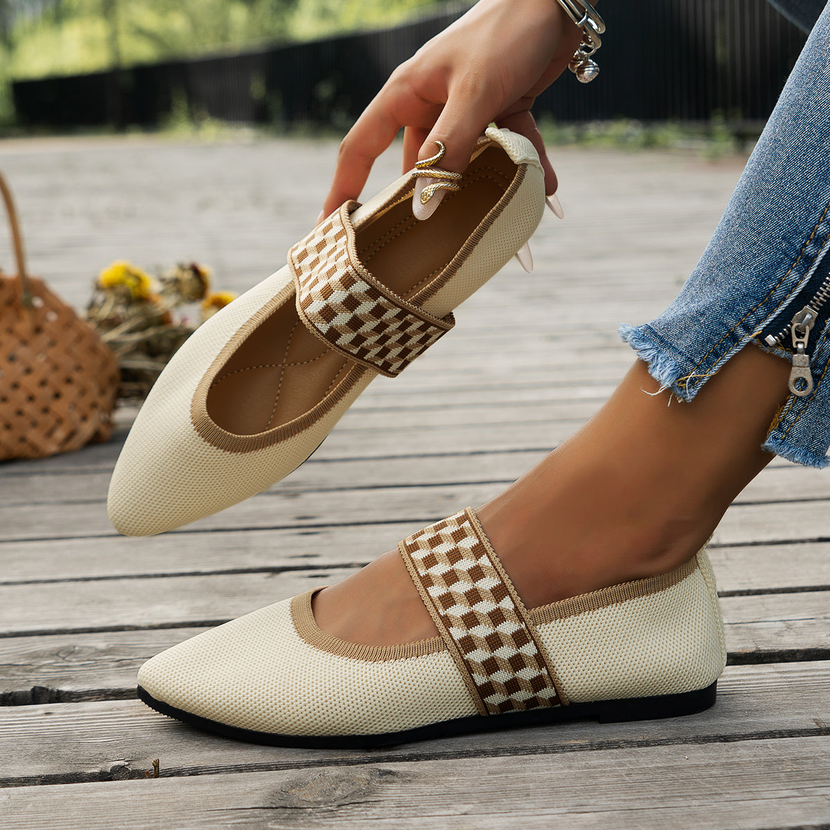 Women's Pointed Toe Flat Shoes with Non-Slip Rubber Sole