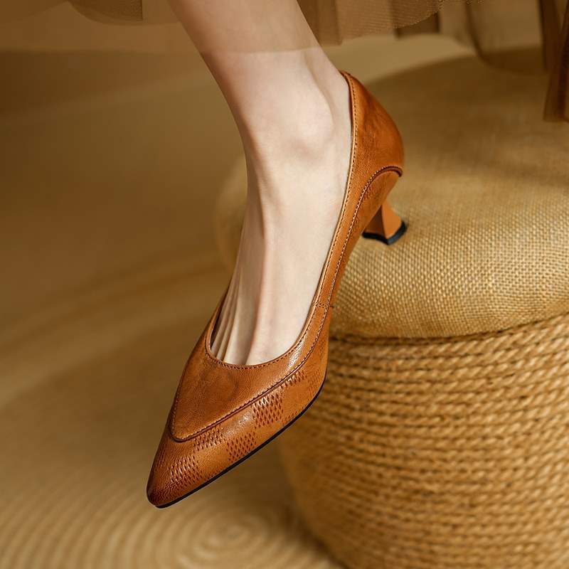 Women's Pointed Toe Heels with Kitten Heel
