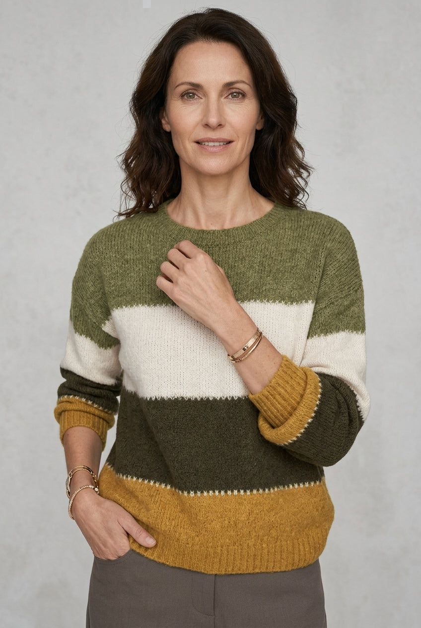 Women's Pullover Sweater with Vintage-Inspired Knit Design