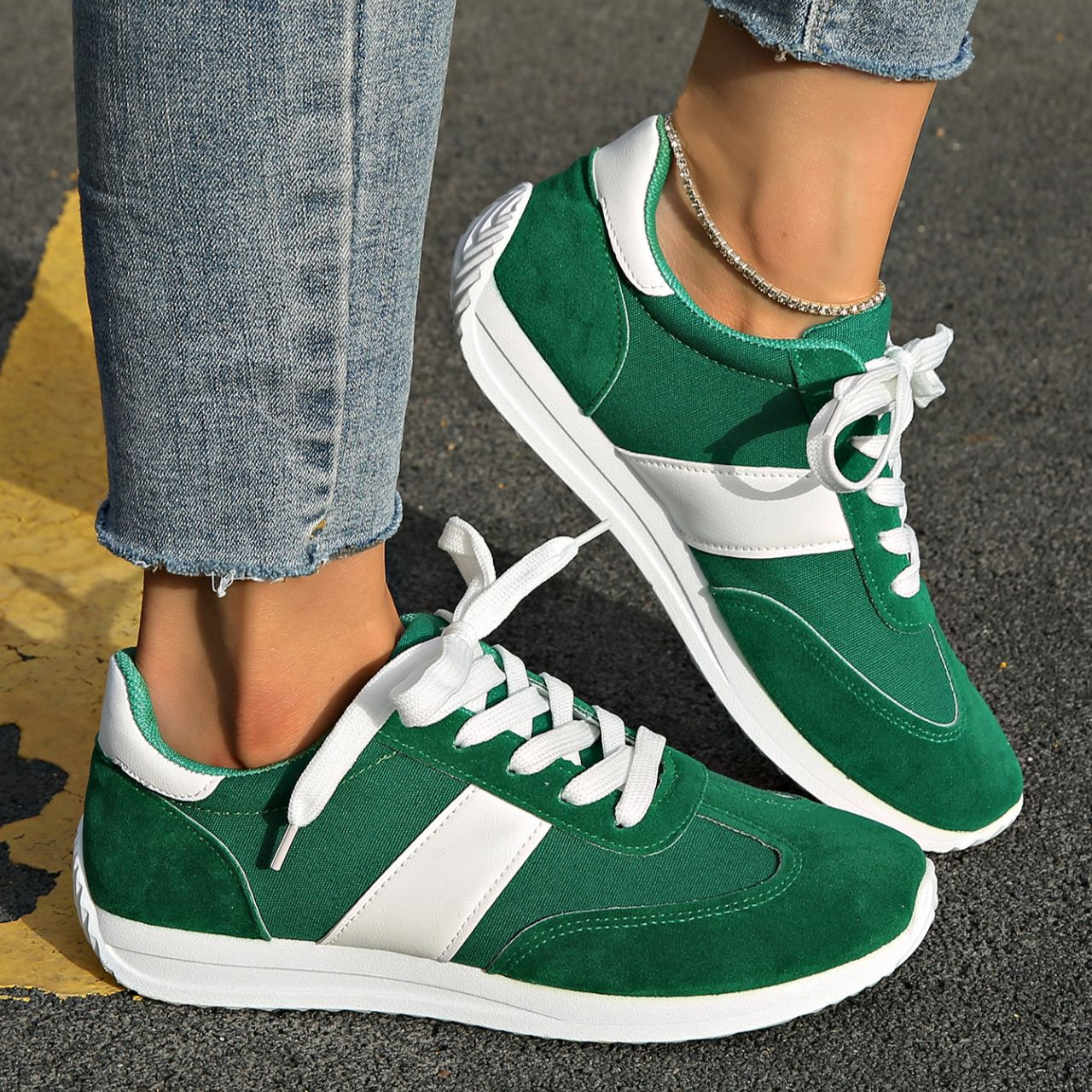 Women's Retro Walking Shoes with Breathable Mesh