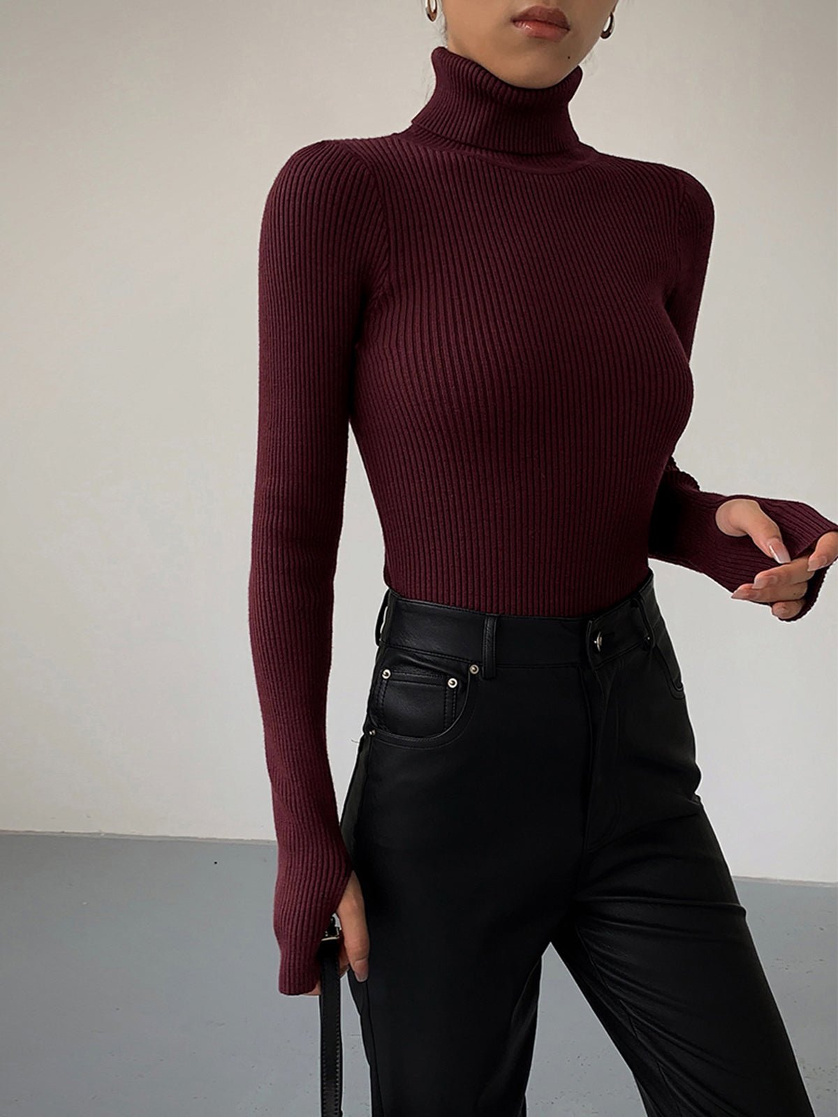 Women's Ribbed Turtleneck Jumper with Lightweight Knit Fabric