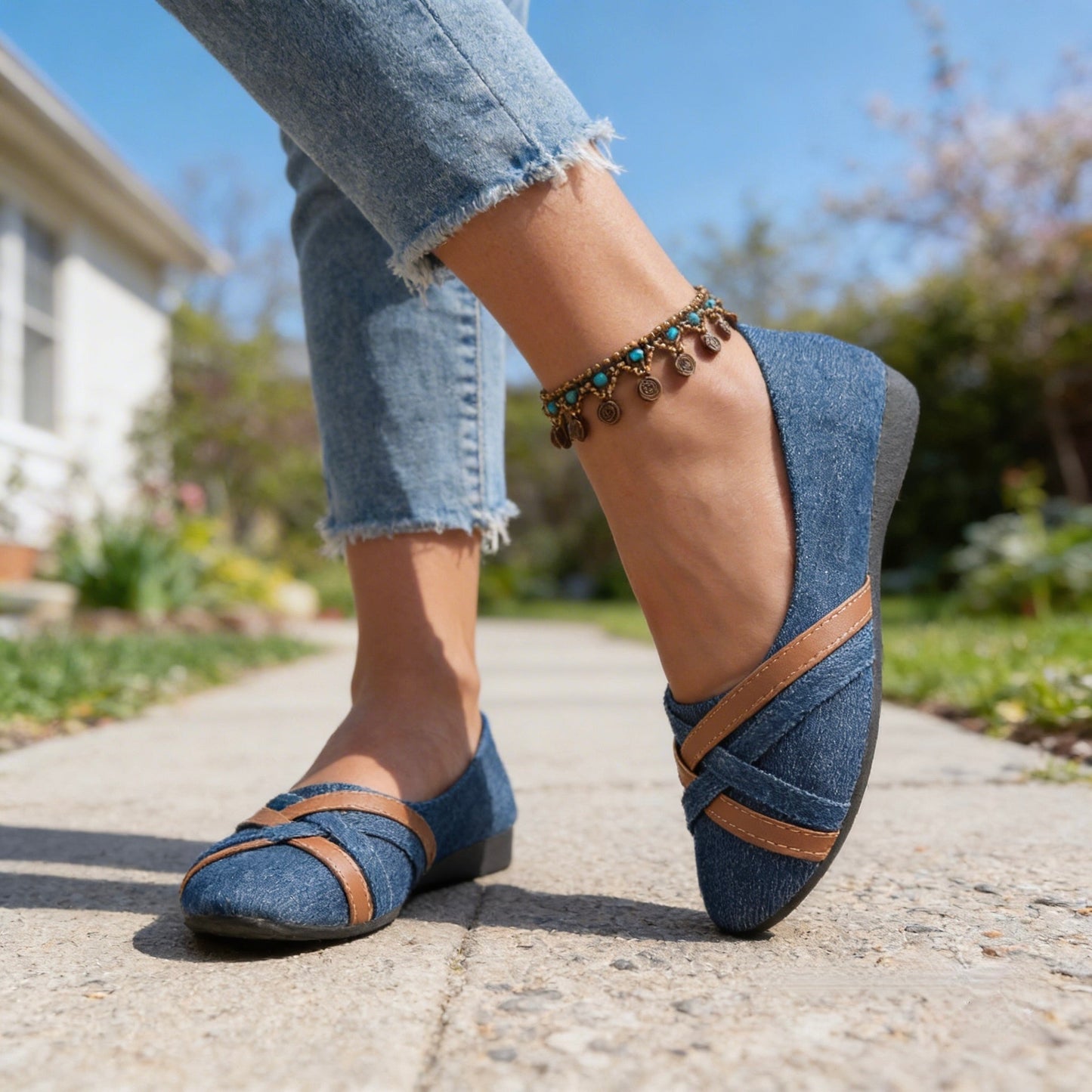 Women's Textured Slip-On Flats with Supportive Sole