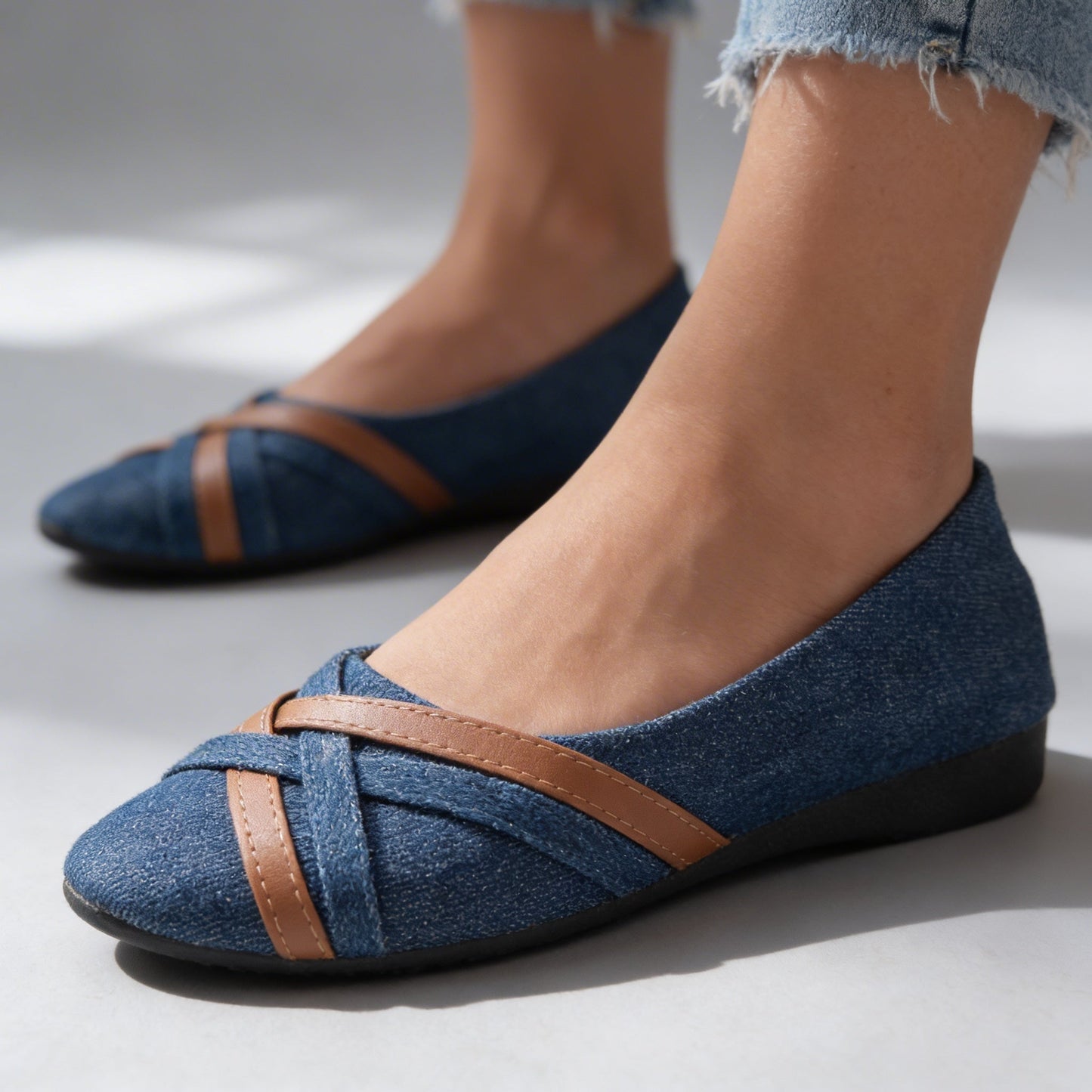 Women's Textured Slip-On Flats with Supportive Sole