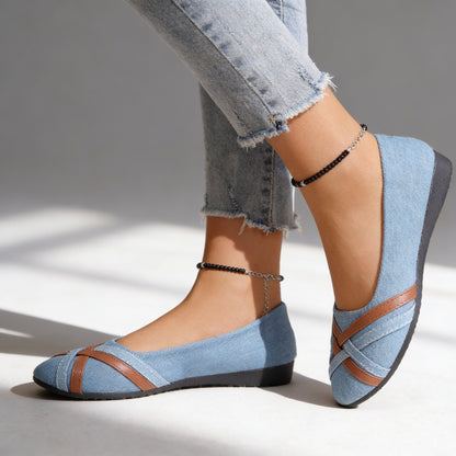 Women's Textured Slip-On Flats with Supportive Sole