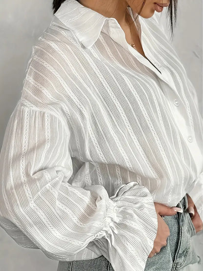 giorna | refined textured blouse with lace details