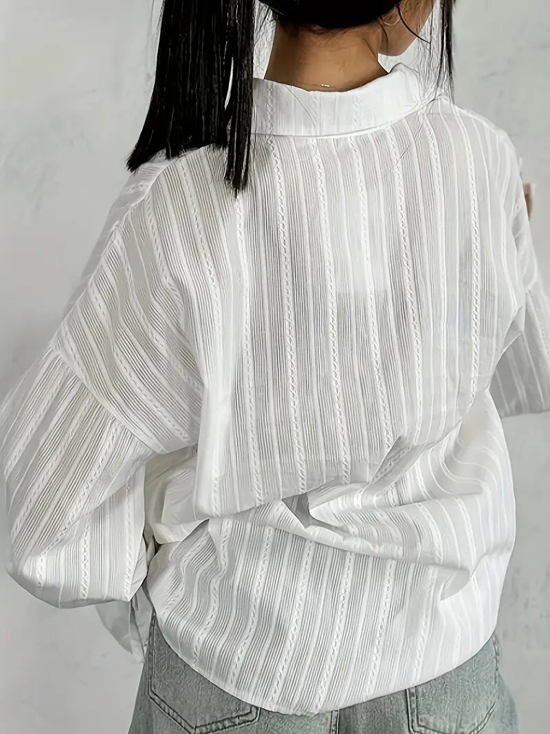 giorna | refined textured blouse with lace details
