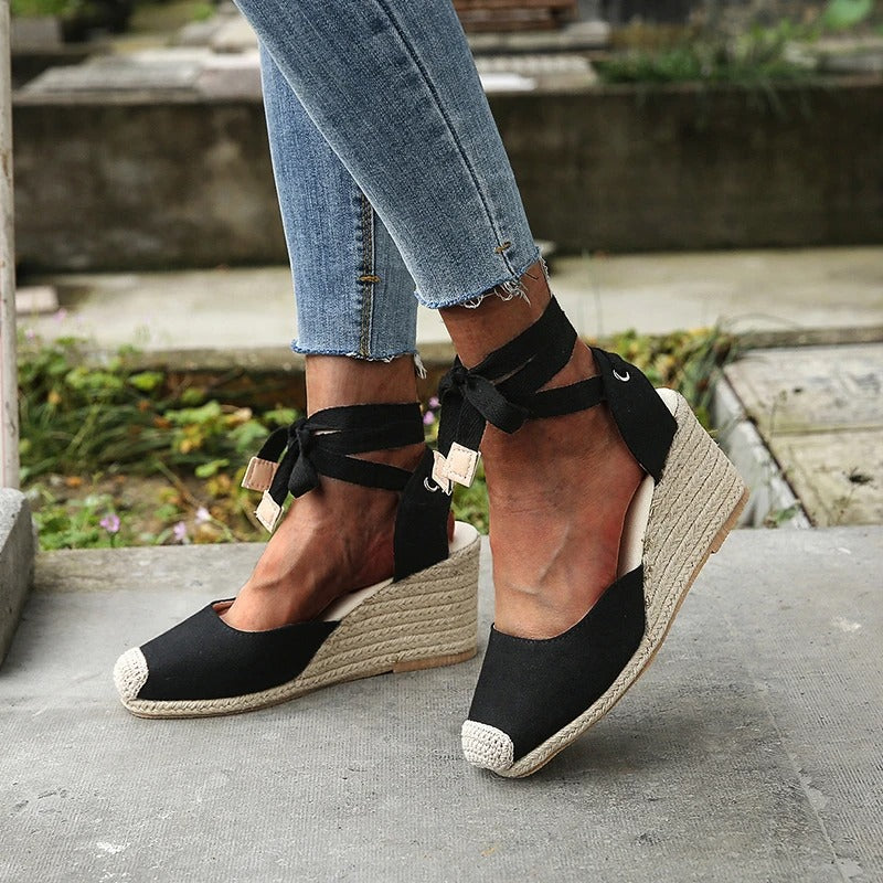 daisy | wedge sandal with bow detail
