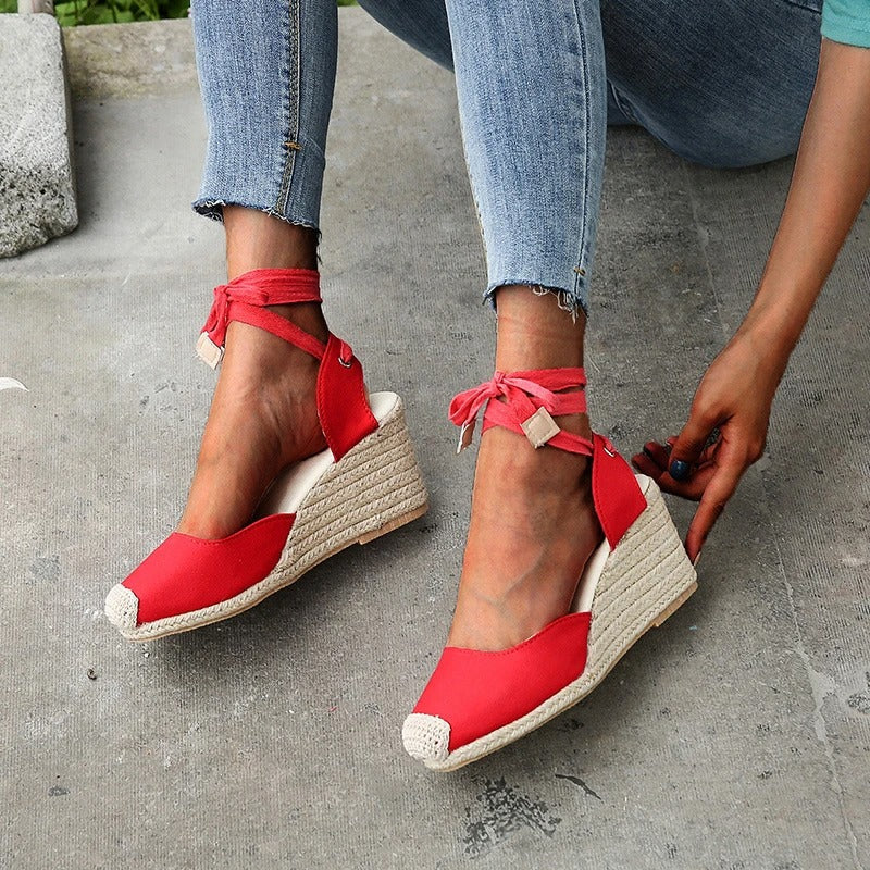 daisy | wedge sandal with bow detail red